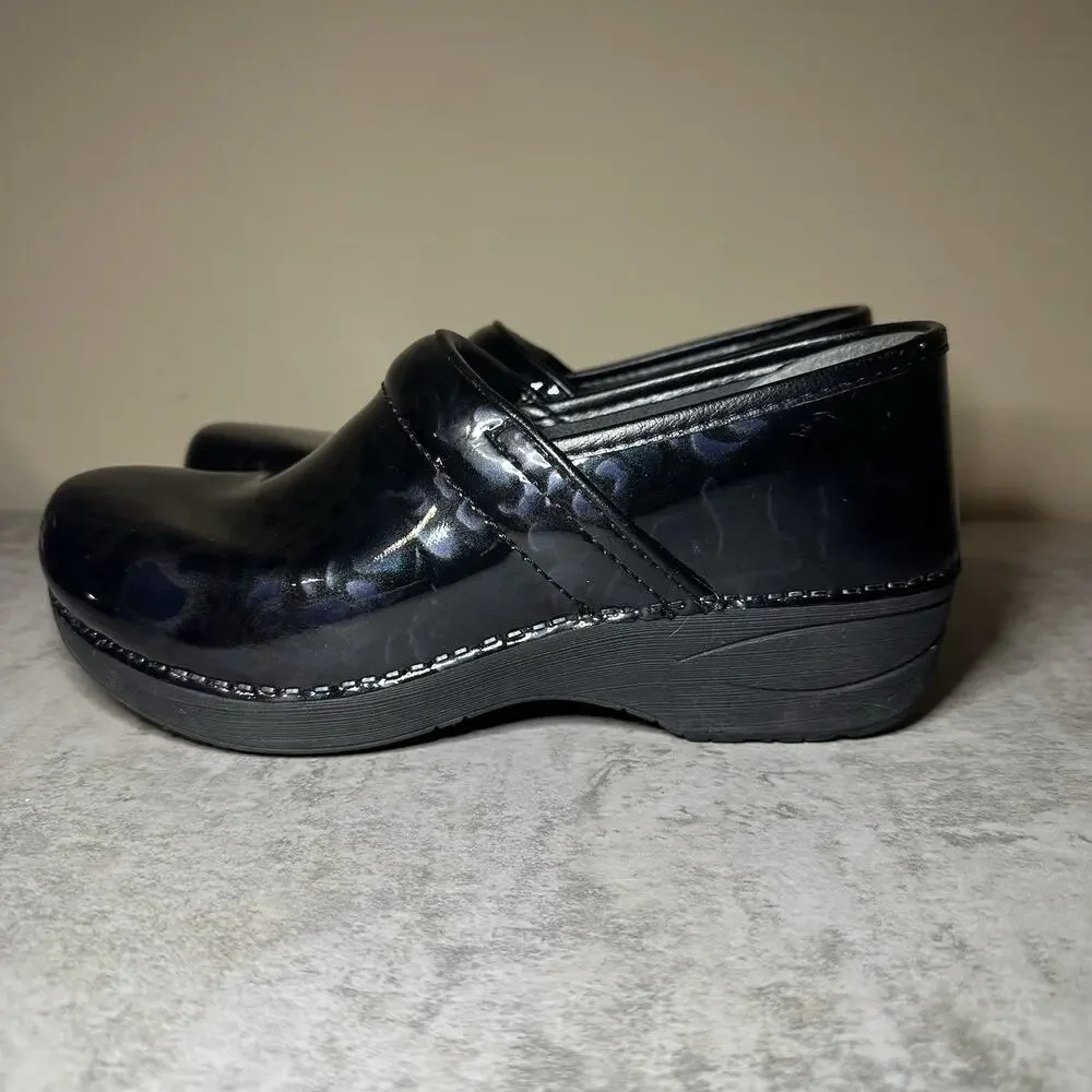 Dansko | XP 2.0 Floral Patent Leather Performance Clogs Size US 8.5